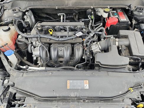 Used 2018 Ford Fusion SE w/ Equipment Group 201A image 16