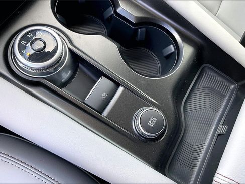 New 2026 Ford Explorer Active w/ Active Comfort Package image 17