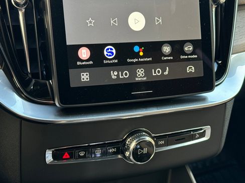 New 2026 Volvo XC90 B5 Ultra w/ Protection Package Premier image 18