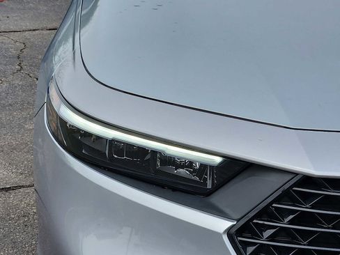 Used 2024 Honda Accord Sport image 9