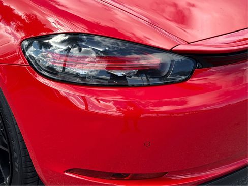 Used 2021 Porsche 718 Boxster image 14