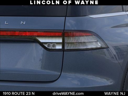 New 2025 Lincoln Aviator AWD image 22