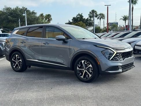 Certified 2025 Kia Sportage EX FWD image 6