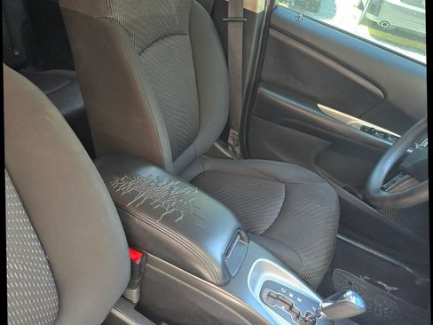 Used 2019 Dodge Journey SE w/ Blacktop Package FWD image 7