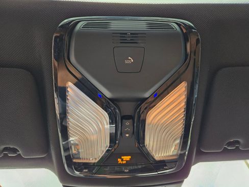 Used 2019 BMW 530e w/ M Sport Package RWD image 36