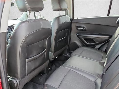 Used 2022 Chevrolet Trax LT w/ Driver Confidence Package image 18