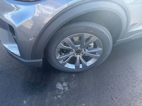New 2026 Ford Explorer Active w/ Active Comfort Package image 10
