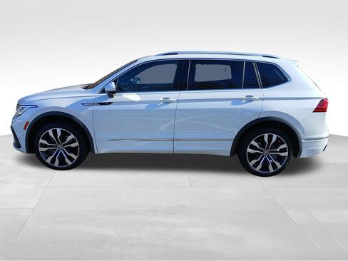 Used 2022 Volkswagen Tiguan SEL R-Line image 2