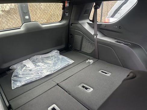 New 2026 GMC Yukon Denali image 8