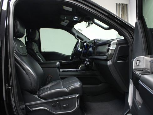 Used 2025 Ford F250 Platinum w/ FX4 Off-Road Package image 16