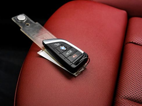 Used 2024 BMW 330i 330i w/ M Sport Package image 63