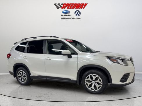 Certified 2024 Subaru Forester Premium AWD/4WD image 3