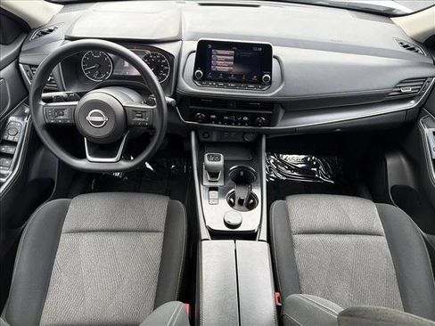 Used 2024 Nissan Rogue SV image 24