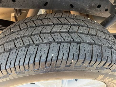 Used 2013 Ford F150 Lariat w/ Mid Equipment Group AWD/4WD image 11