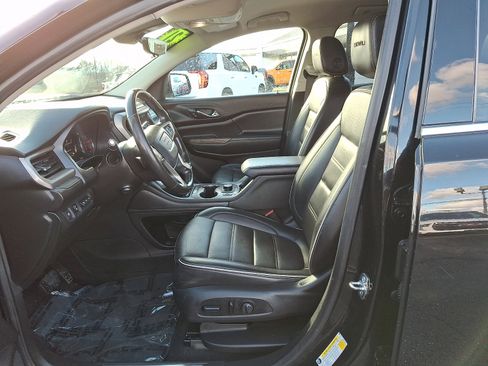 Used 2021 GMC Acadia Denali w/ Denali Technology Package image 13