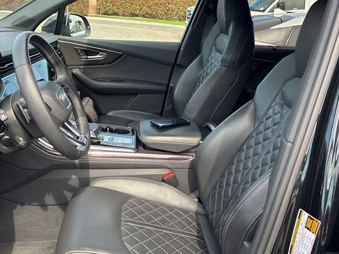 Used 2023 Audi SQ7 Prestige image 2