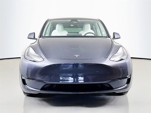 Used 2023 Tesla Model Y Long Range image 2