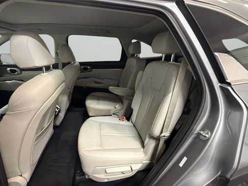 Used 2023 Kia Sorento SX Prestige AWD/4WD image 11