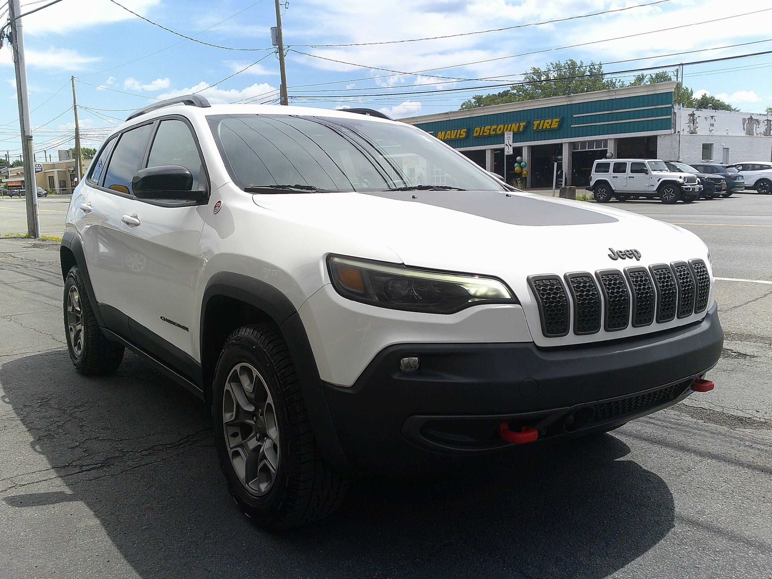 Used 2022 Jeep Cherokee Trailhawk w/ Comfort/Convenience Group AWD/4WD image 7