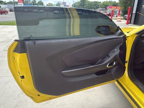 Used 2015 Chevrolet Camaro LT RWD image 6