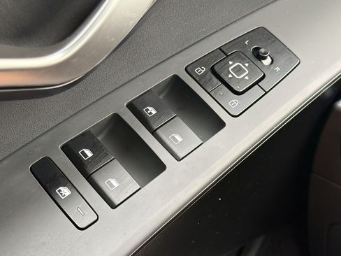 Used 2026 Kia Niro LX FWD image 30
