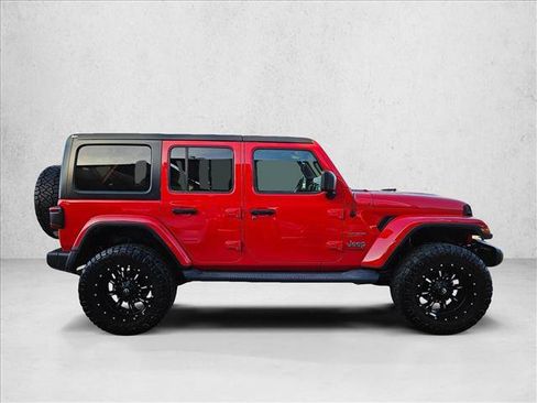 Used 2018 Jeep Wrangler Unlimited Sahara image 4
