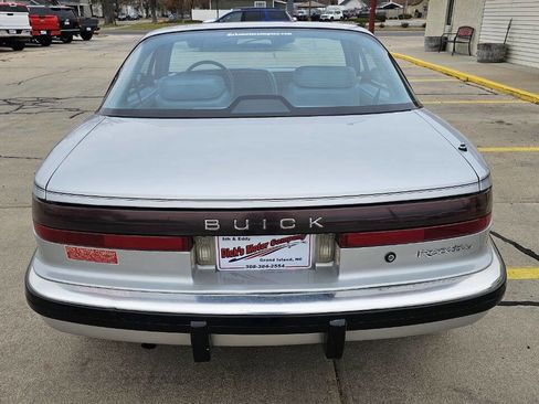 Used 1990 Buick Reatta Coupe image 19