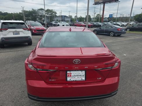 Used 2025 Toyota Camry LE FWD image 5