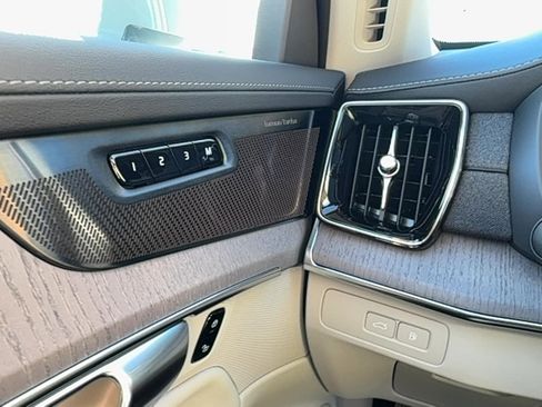 New 2026 Volvo XC90 T8 Ultra w/ Protection Package Premier image 19