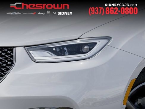 New 2026 Chrysler Pacifica Select FWD image 10