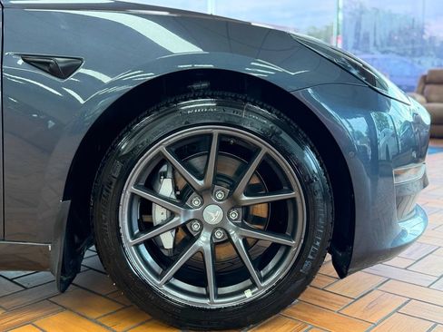 Used 2022 Tesla Model 3 RWD image 11