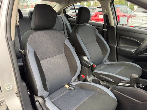 Used 2025 Nissan Versa SV FWD image 34