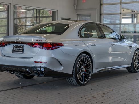 New 2026 Mercedes-Benz E 53 AMG e 4MATIC Sedan image 31