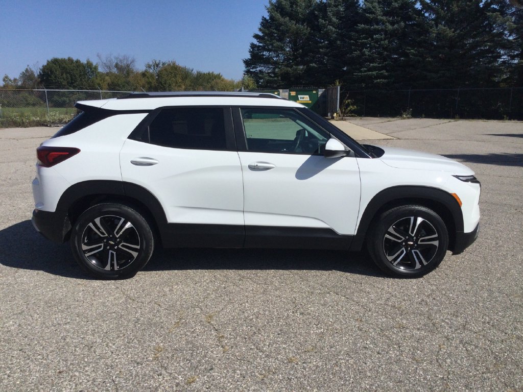 Used 2024 Chevrolet TrailBlazer LT w/ LT Cold Weather Package FWD image 8