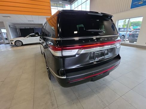 Used 2022 Lincoln Navigator Reserve AWD/4WD image 11