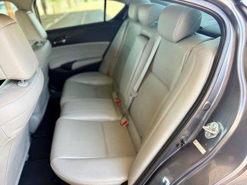 Used 2018 Acura ILX FWD image 11