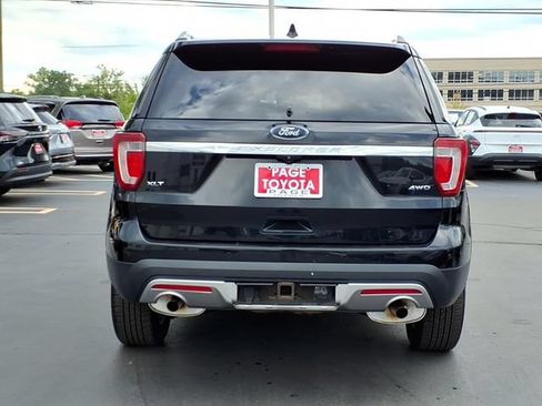 Used 2017 Ford Explorer XLT w/ Equipment Group 202A AWD/4WD image 5