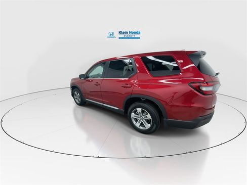 New 2025 Honda Pilot EX-L image 8