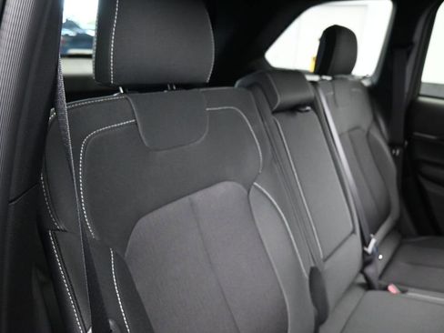 Used 2025 Jeep Grand Cherokee Laredo X RWD image 34
