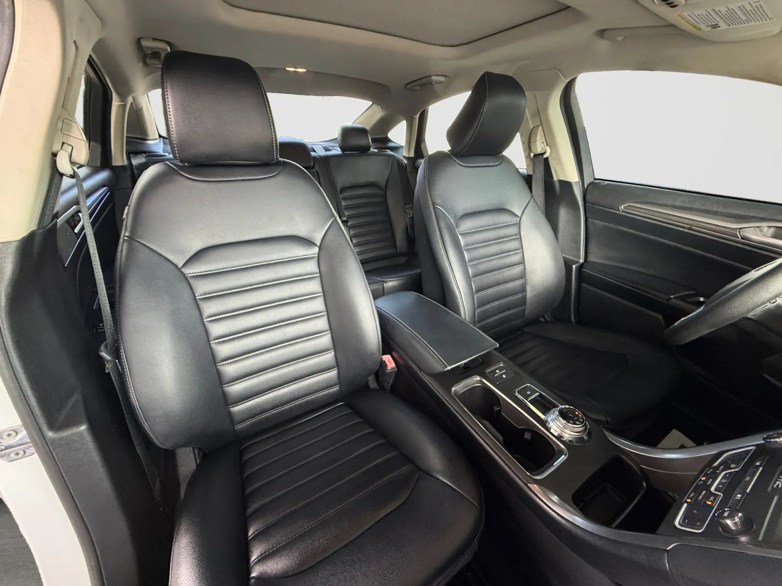 Used 2020 Ford Fusion SEL FWD image 21