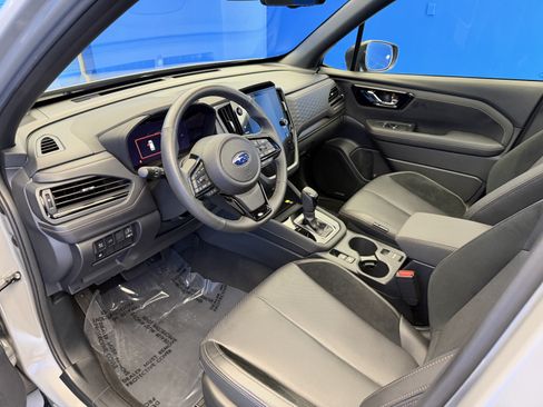 Used 2025 Subaru Forester Touring AWD/4WD image 12