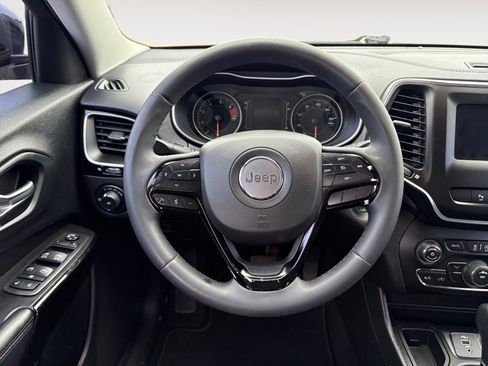 Used 2020 Jeep Cherokee Latitude Plus FWD image 13