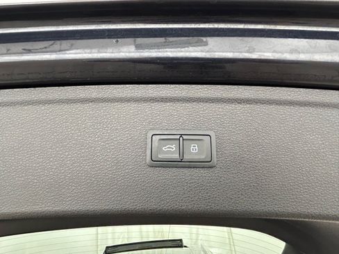 Used 2018 Audi SQ5 Prestige image 37