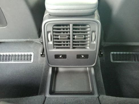 Used 2023 Porsche Taycan w/ Premium Package image 33