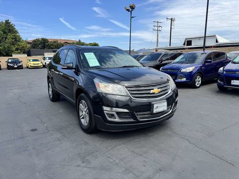 Used 2015 Chevrolet Traverse LT w/ Traveler's Package AWD/4WD image 9