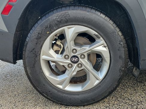 Used 2024 Hyundai Tucson SEL FWD image 2