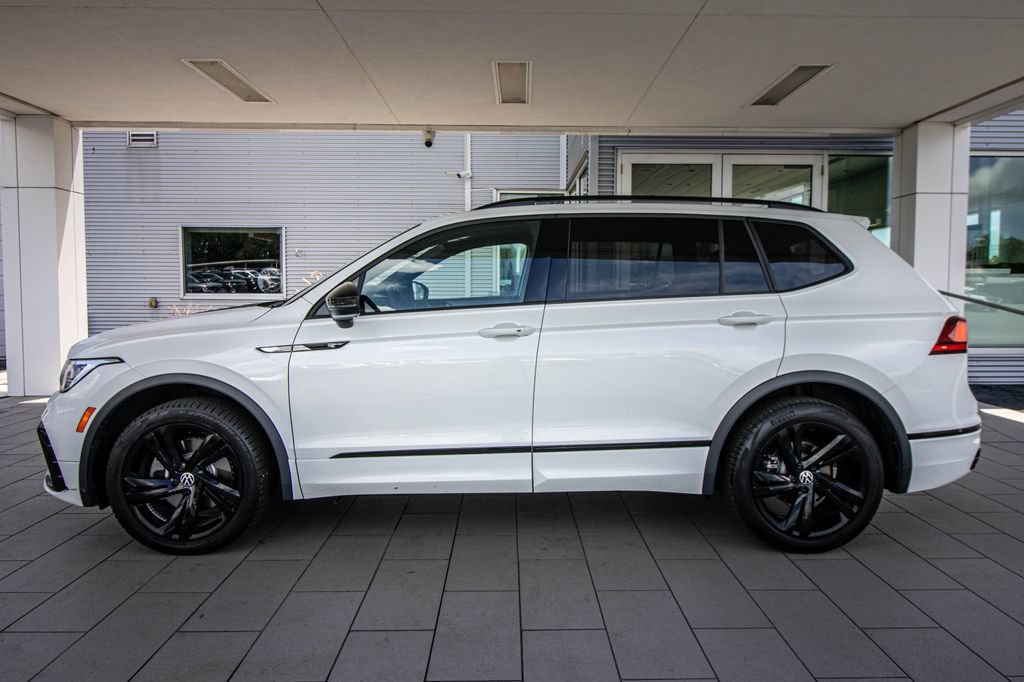 Certified 2024 Volkswagen Tiguan SE R-Line FWD image 11