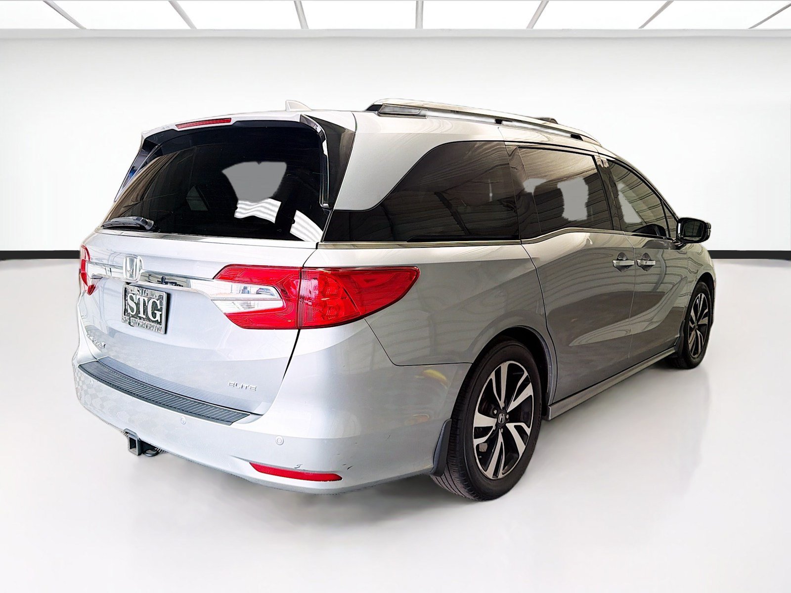 Used 2018 Honda Odyssey Elite image 4