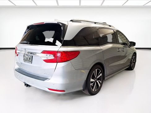 Used 2018 Honda Odyssey Elite image 4