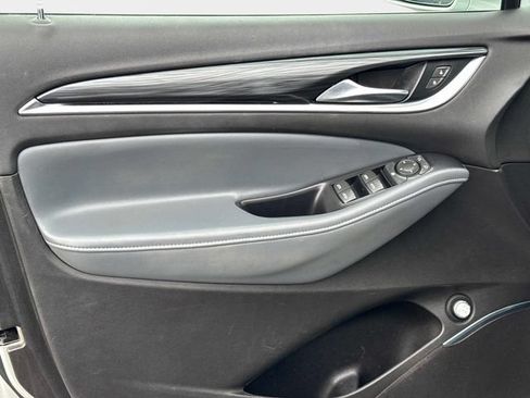 Used 2018 Buick Enclave Essence FWD image 14